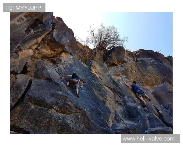 重庆极限运动队在攀岩联赛中以94分稳居积分榜首位