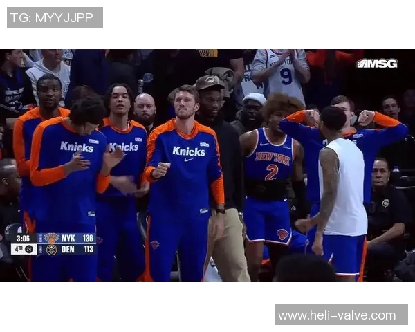 勇士队在季前赛中绝杀掘金队展现强大实力与团队默契