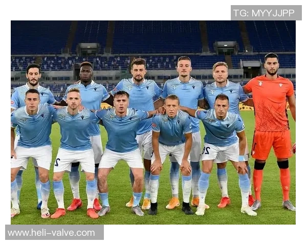 拉齐奥队与帕尔马队激战正酣谁将赢得这场意甲巅峰对决