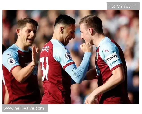 英超激战哈德斯菲尔德主场迎战伯恩利争夺关键三分