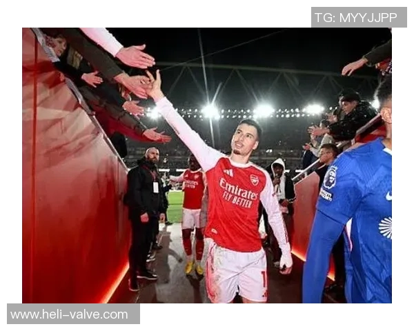 马丁内利的崛起之路:从青涩小将到足球明星的蜕变历程 马丁内利的崛起之路:从青涩小将到足球明星的蜕变历程