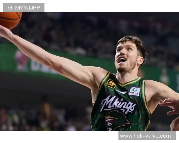 南京同曦迎战广东队期待精彩对决两队实力较量引发球迷热情关注